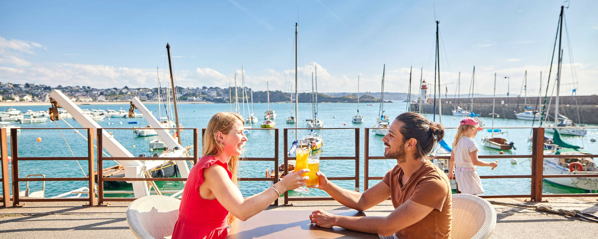 Boire un verre à Erquy en amoureux
