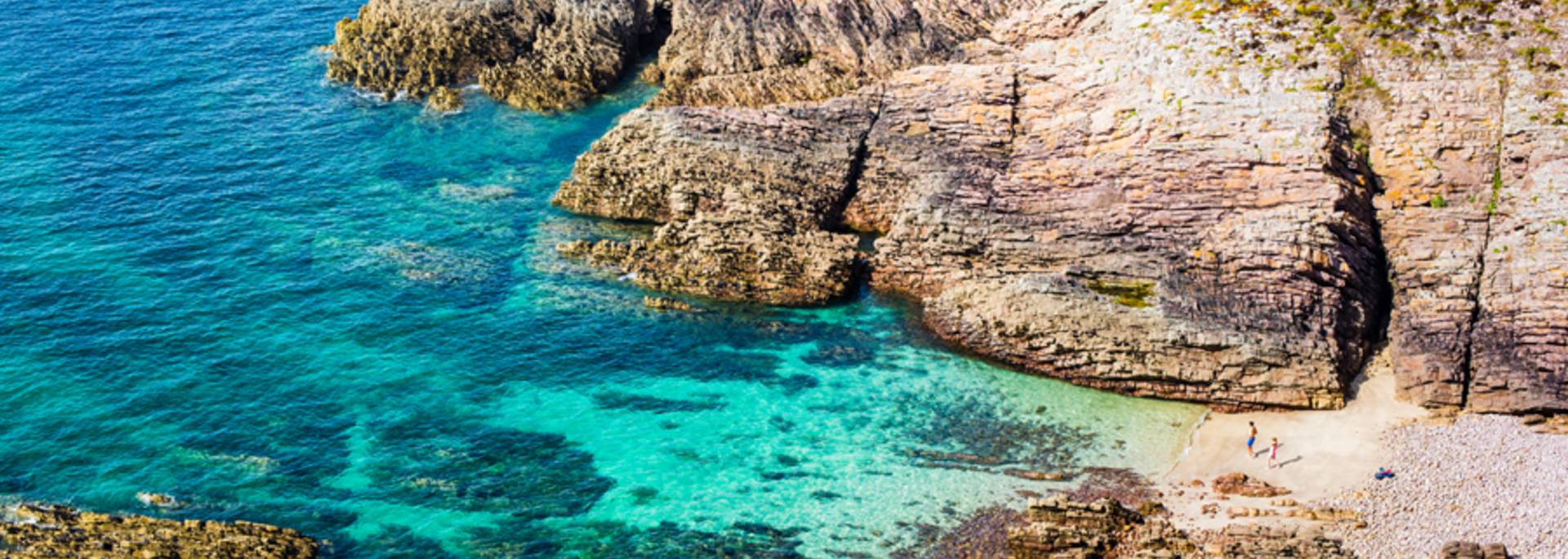 eaux turquoises au cap d'erquy