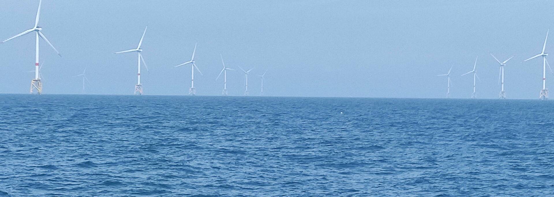 Eoliennes en baie de Saint-Brieuc