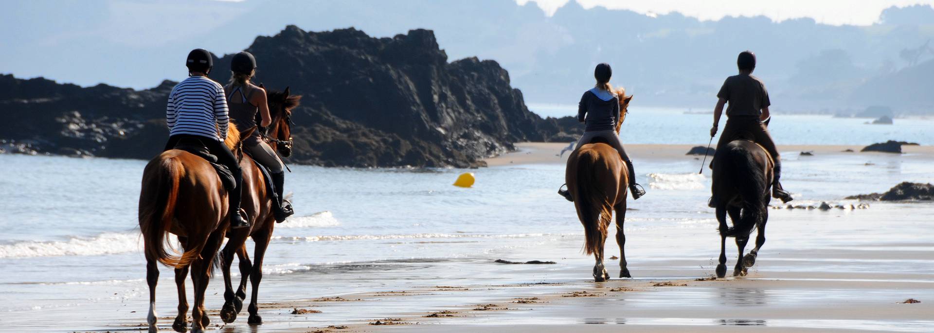 A cheval à la plage ©F.Hamon
