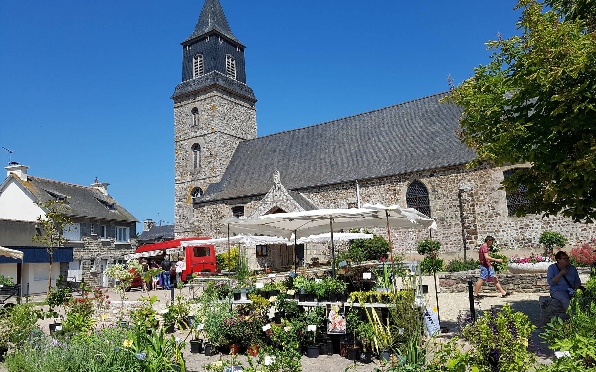 Marché aux plantes de plurien