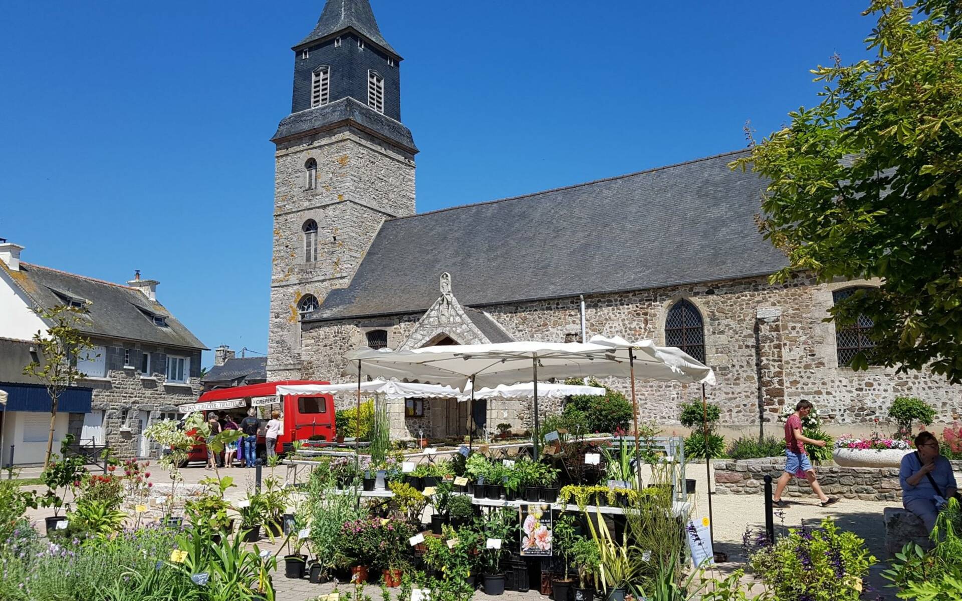 Marché aux plantes de plurien