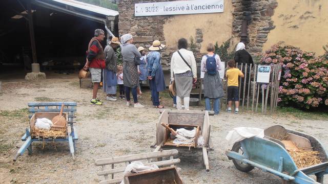 animation lessive à la ferme d'antan