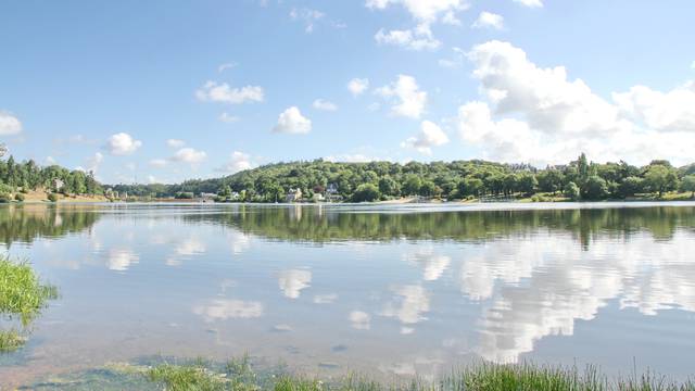 Lac de Jugon