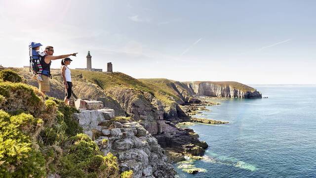 Randonnée en famille sur le Cap Fréhel - ©A. Lamoureux