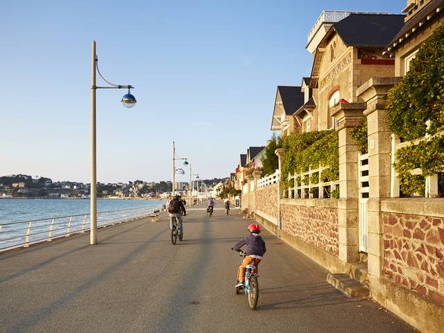Digue promenade du Val-André